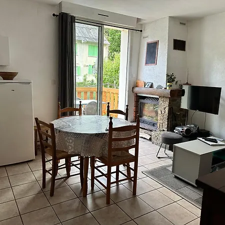 아파트 Rez De Jardin Calme Proche Centre Bagnères-de-Luchon